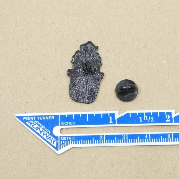 FREE ADD ON WITH PURCHASE Kawaii Cactus Plant Enamel Brooch Pin - Picture 3 of 4